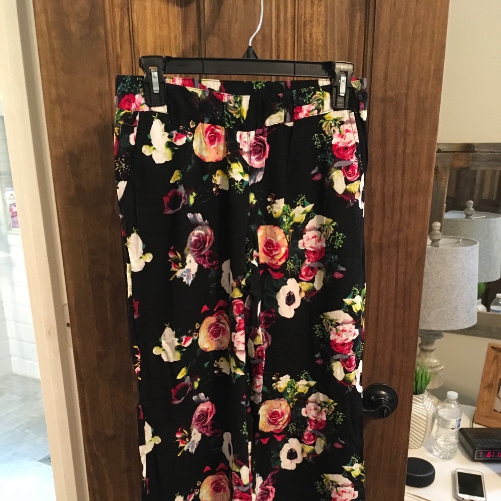 Floral wide leg pants